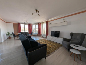 Bright & Cozy Suite